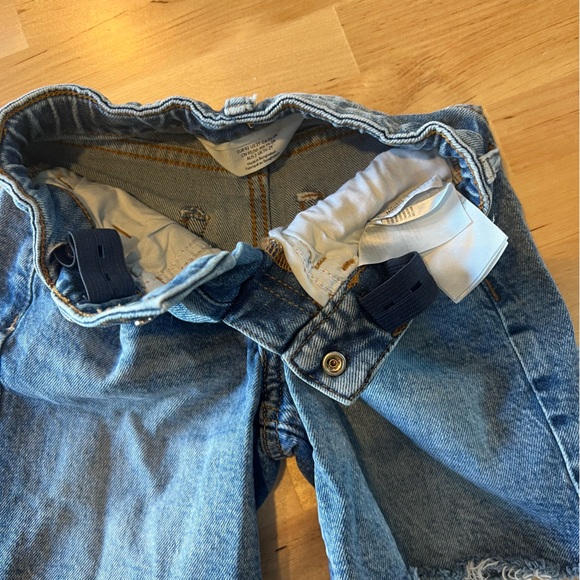 🔆 Bundle items 6 for $30 H&M Denim Shorts - Picture 2 of 6